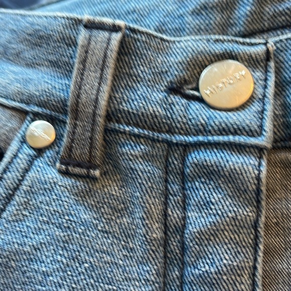 History Iceberg - Y2K PePeLe Pew embroidered on patchwork jeans - size 27” - Picture 5 of 7